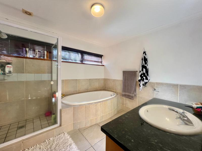 To Let 4 Bedroom Property for Rent in Ruyteplaats Western Cape